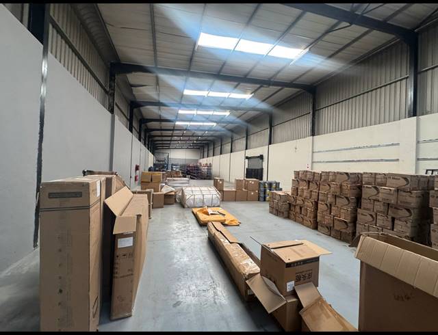1,000M² WAREHOUSE TO LET IN PRETORIA WEST